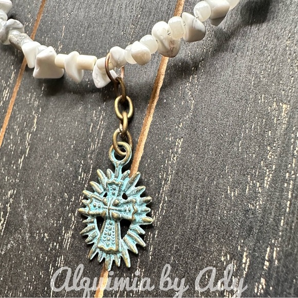 100 AUTHENTIC HOWLITE PUKA BEACH  NECKLACE - Picture 7 of 7